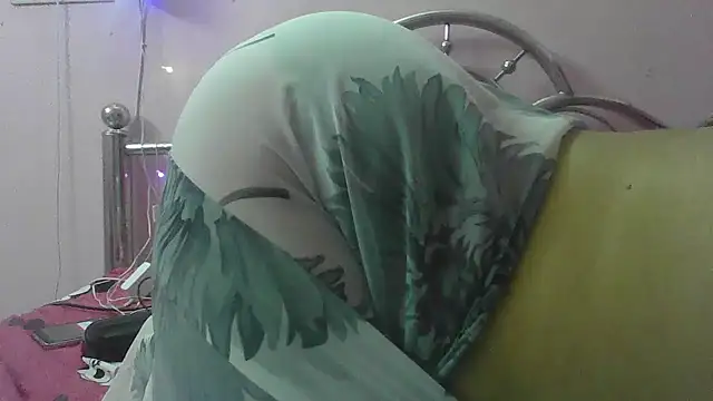 cute_lailaa's cam snapshot