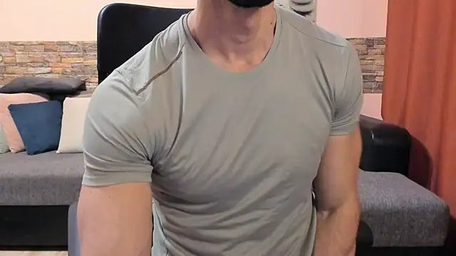 HotHunkTrainer's cam snapshot