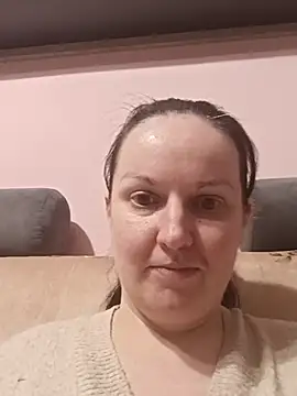 BustyLadyAlma live sex cam