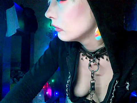 WildMissNiks live sex cam