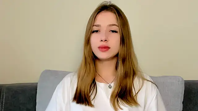 ElleLuv_'s cam snapshot