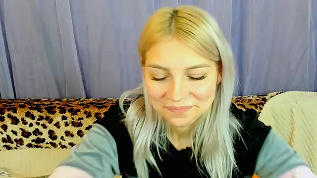 FoxyKathryn's cam snapshot