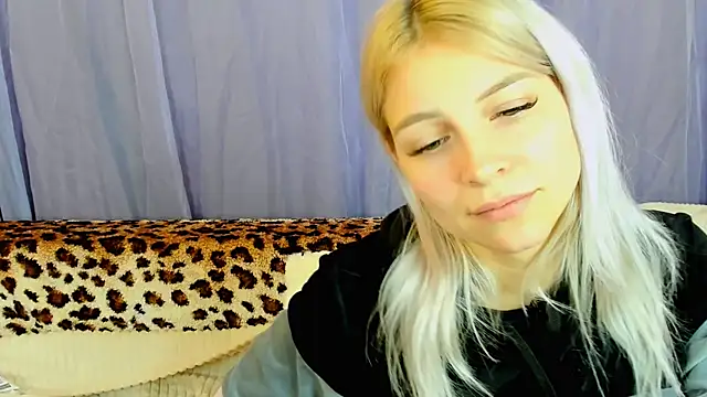 FoxyKathryn's cam snapshot