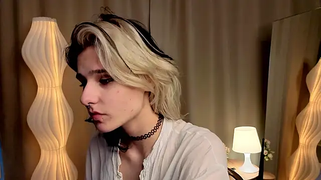 LizNostrand's cam snapshot