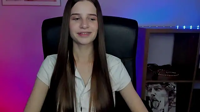 LuxMaya's cam snapshot