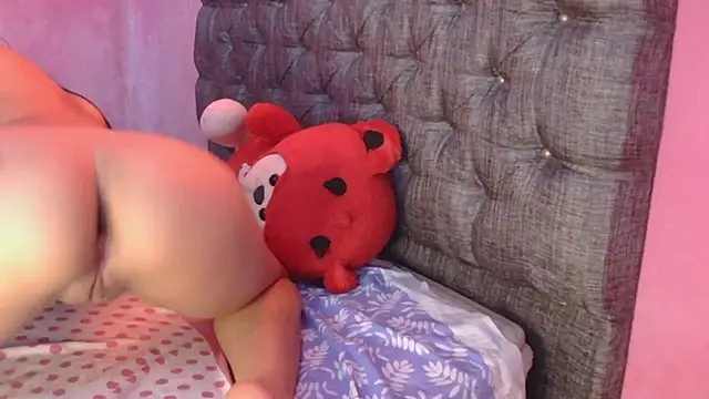 luna_summer's cam snapshot