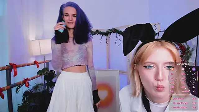 PrettyLadies_'s cam snapshot