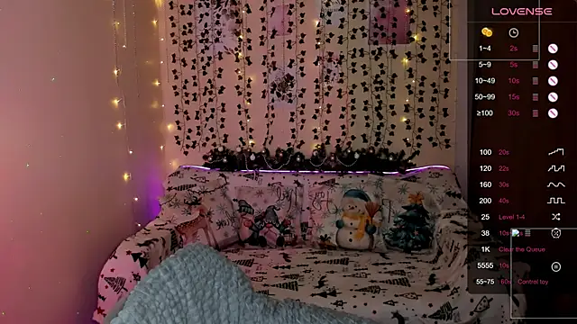 LinaBlossom_'s cam snapshot