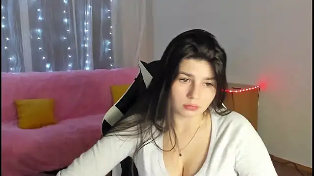 KisaModel's cam snapshot