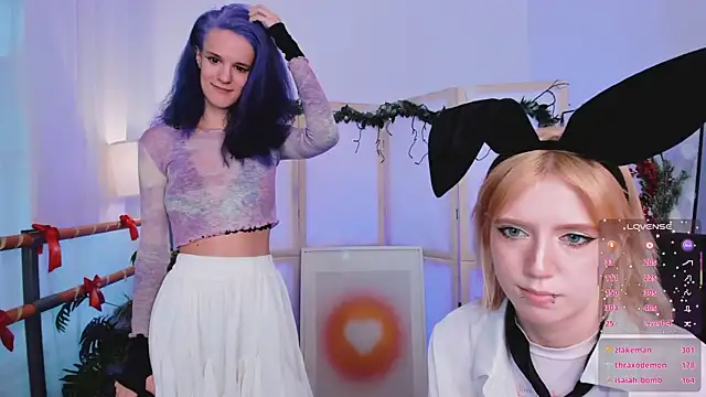 PrettyLadies_'s cam snapshot