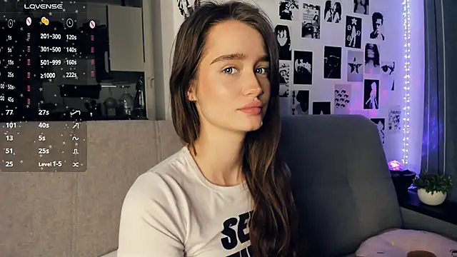 lovelyalivia's cam snapshot