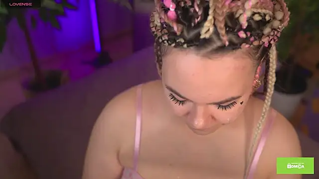 bllowwoww's cam snapshot