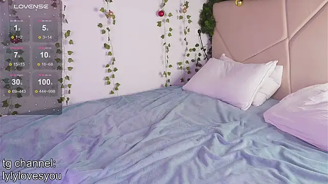 lylylovesyou's cam snapshot