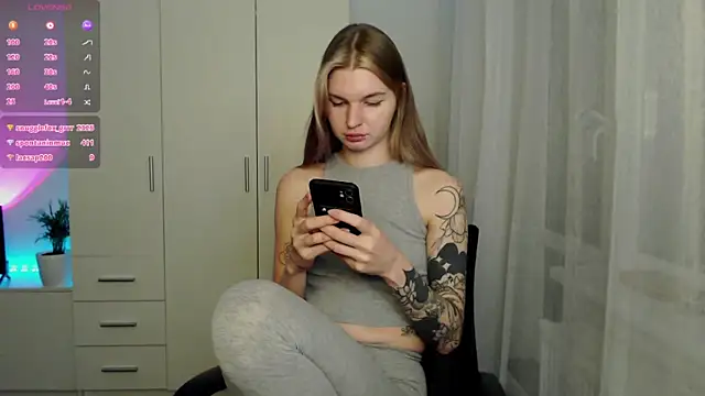 lookluna's cam snapshot