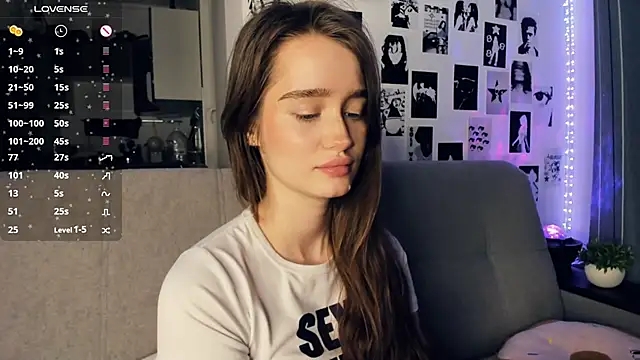 lovelyalivia's cam snapshot