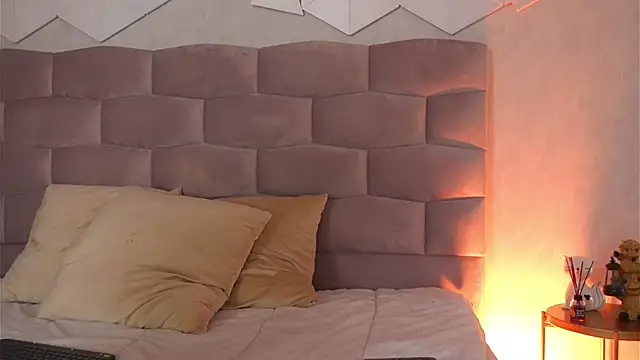 AnitaKariri live sex cam