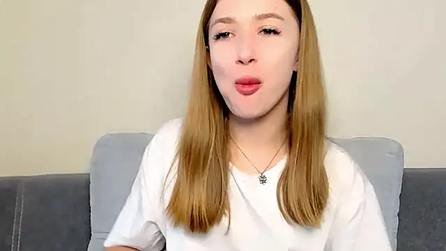 ElleLuv_'s cam snapshot