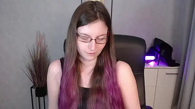 emmaxDelight's cam snapshot