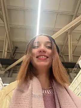 DollyTall's cam snapshot