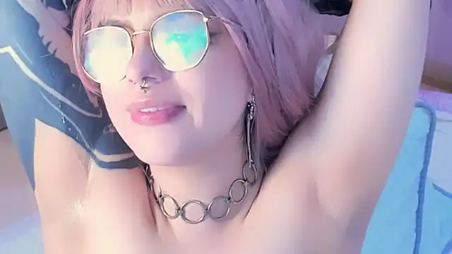 BizzyNoar's cam snapshot