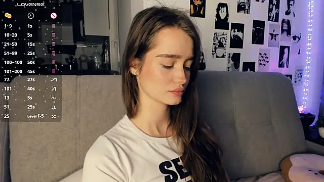 lovelyalivia's cam snapshot