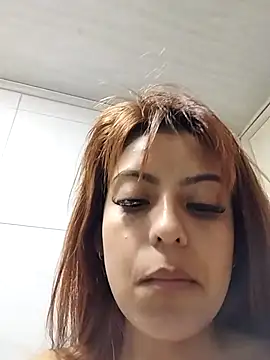 mia_hottie2210's cam snapshot