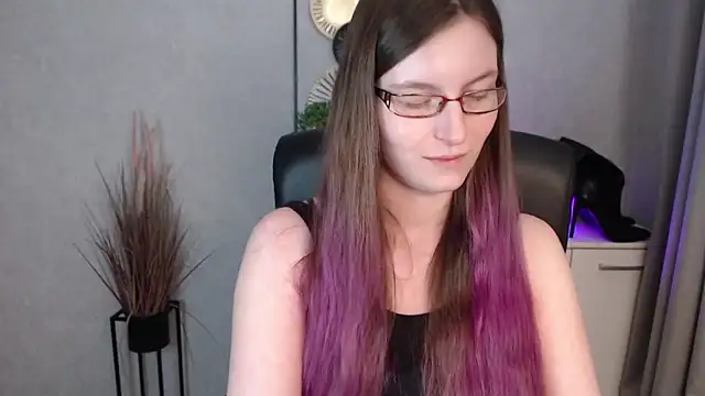 emmaxDelight's cam snapshot