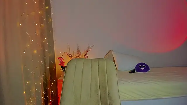 MiaKhallirae live sex cam