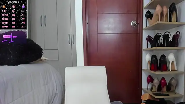 SophieBaker__'s cam snapshot