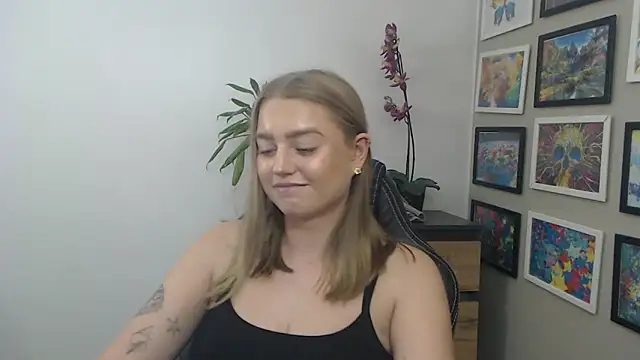 Mysteryerica's cam snapshot