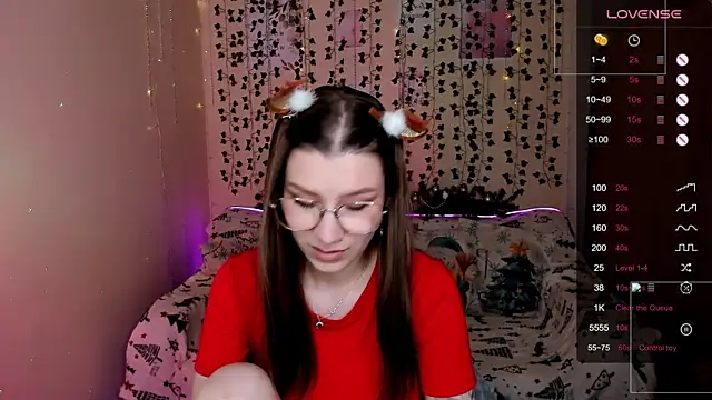 LinaBlossom_'s cam snapshot