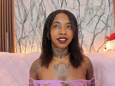 Pauline_Fox's cam snapshot