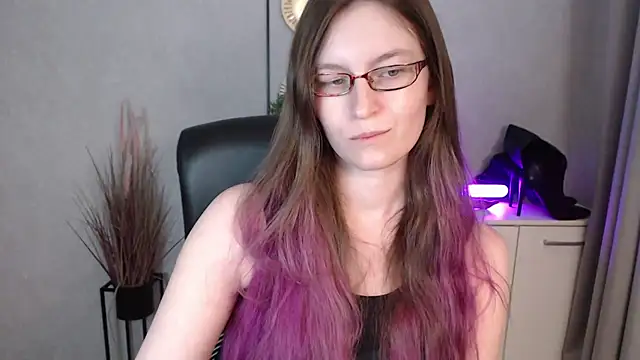 emmaxDelight's cam snapshot