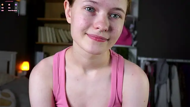 LynHillaire's cam snapshot