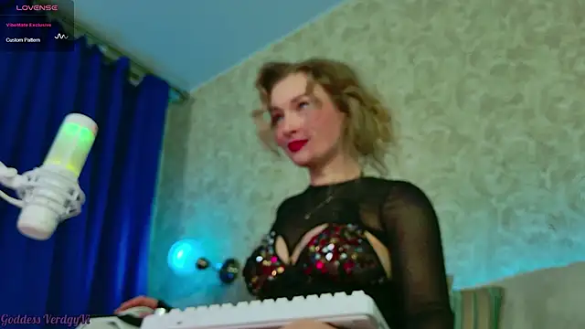 Goddess_VerdgyVi live sex cam