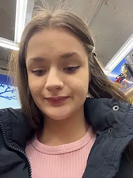 KittyQueeny live sex cam