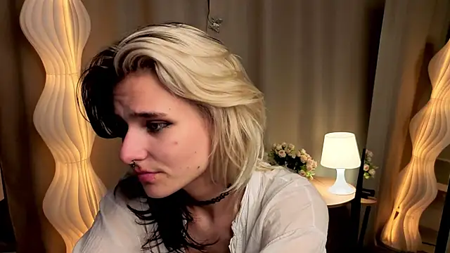 LizNostrand's cam snapshot