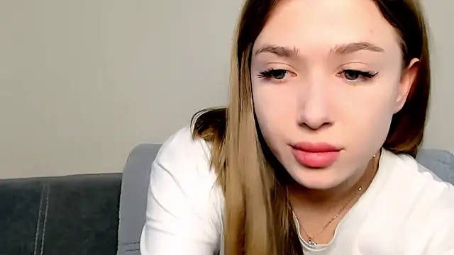 ElleLuv_'s cam snapshot