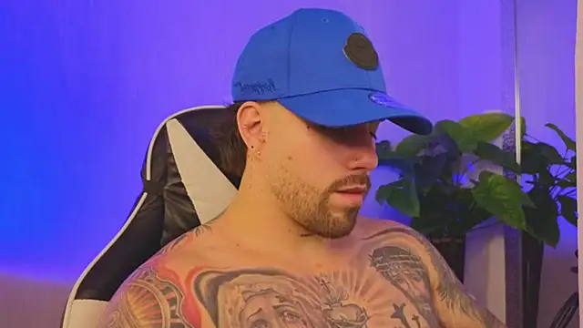 Ades_Lowe live sex cam