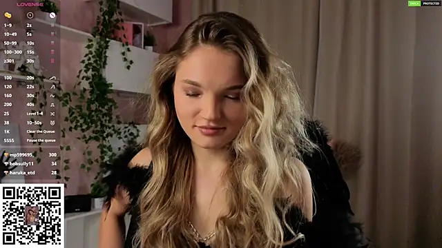 JulieLupo's cam snapshot