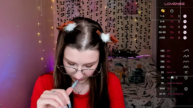 LinaBlossom_'s cam snapshot