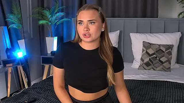 MilaRaven live sex cam