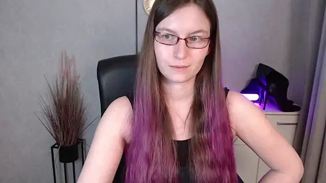 emmaxDelight's cam snapshot