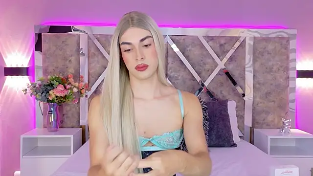 MaxiRogers live sex cam