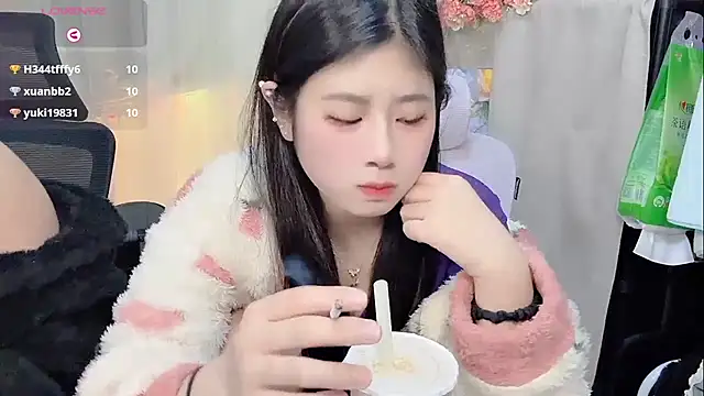 Yvonne-07's cam snapshot