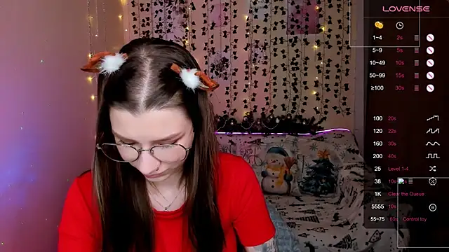 LinaBlossom_'s cam snapshot