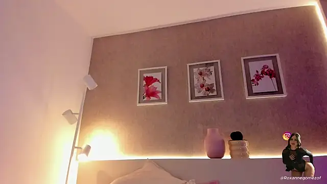 roxannegomez live sex cam