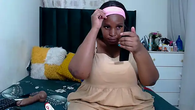 GaggingQueenxx's cam snapshot