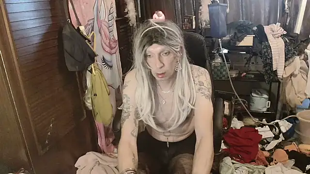 Ombeline1 live sex cam