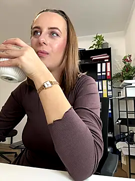 Hii_Lolla live sex cam